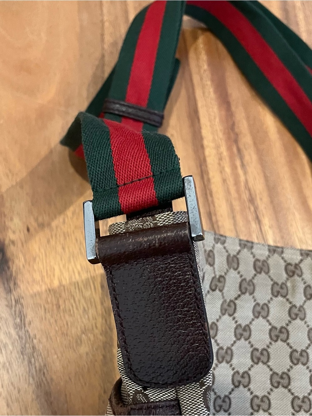 Gucci Brown GG Supreme Canvas Messenger Tote with Green and Red Web Detail - Picture 6 of 13